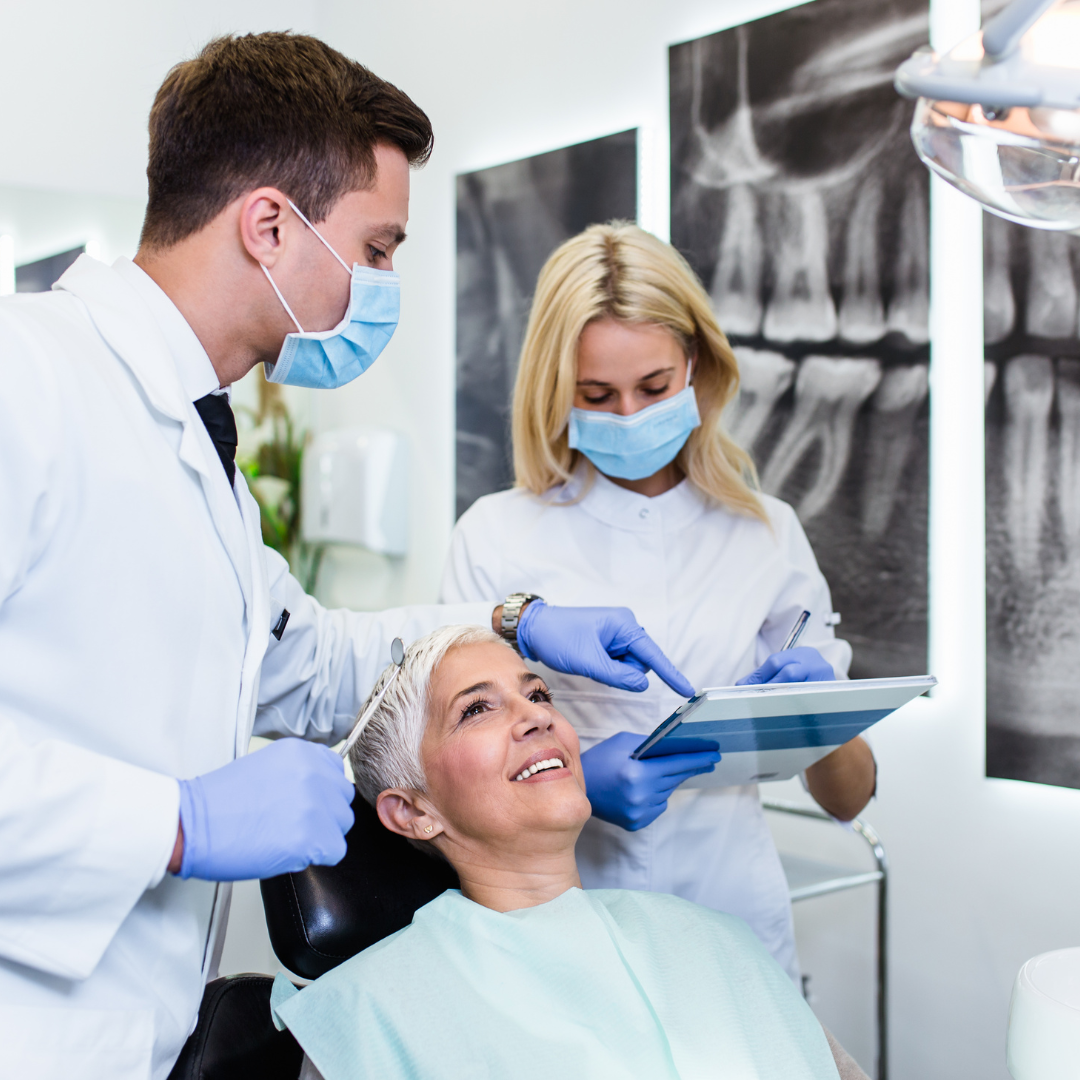 ha-senso-per-uno-studio-dentistico-essere-presente-sui-social-media